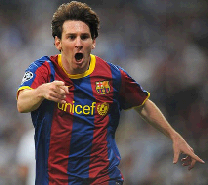 进攻足球的 进攻足球的