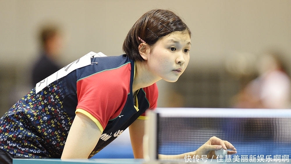 他在硬地和 他在硬地和